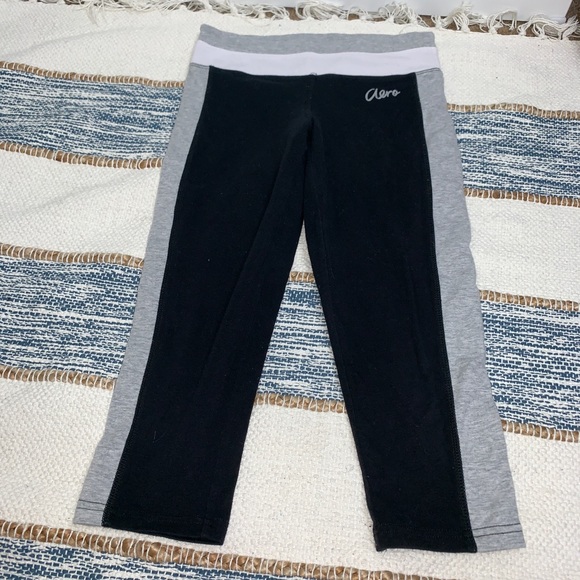 AERO Capri Leggings with Grey Stripe - Picture 2 of 5